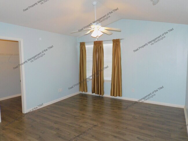 Building Photo - 2627 Leighswood Dr