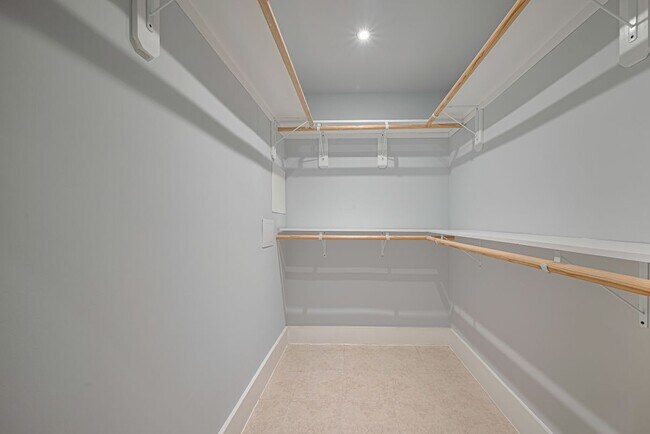 Building Photo - 1014 Fleetwood Pl Dr