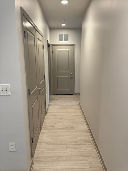 Building Photo - 2317 Huntington Ave