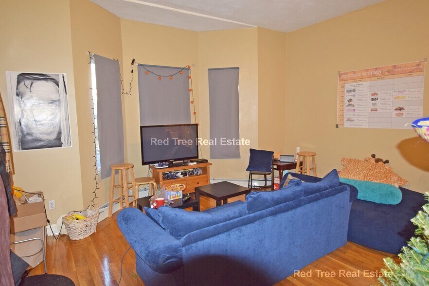 Building Photo - 21 Highgate St