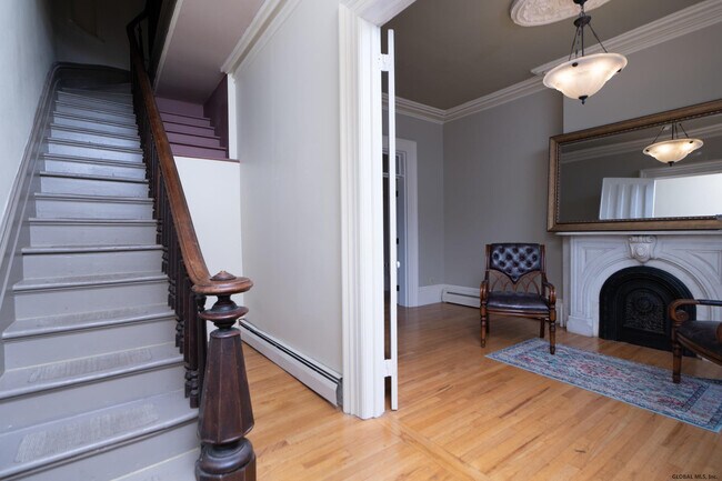 Building Photo - 279.5 Hudson Ave