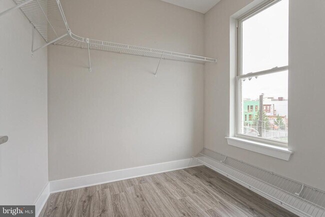Building Photo - 2162 E Norris St