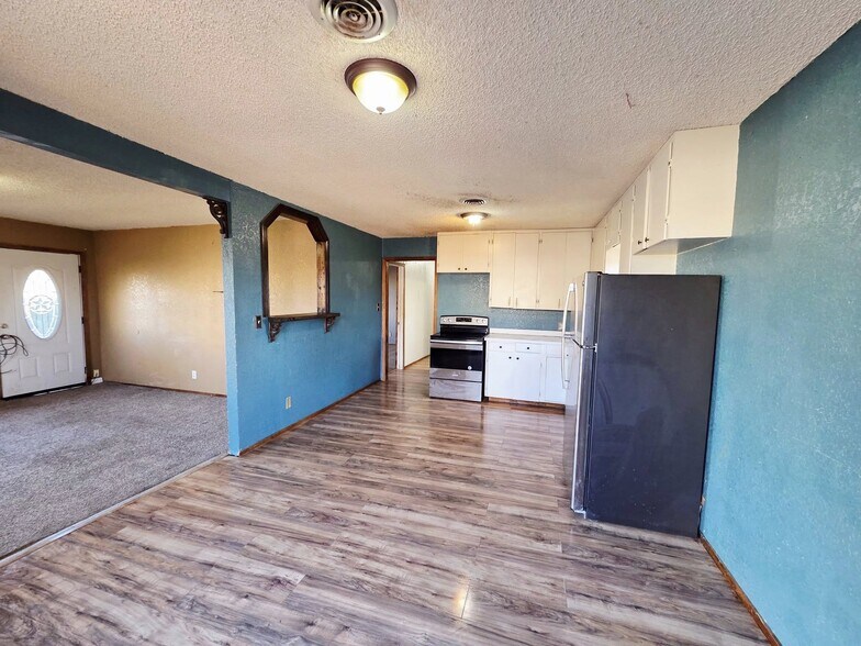 Building Photo - 1503 College Ave