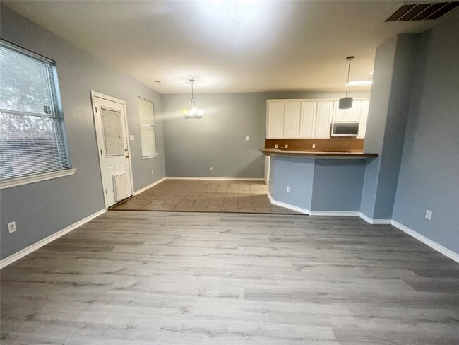 Building Photo - 16854 Carrollton Creek Ln