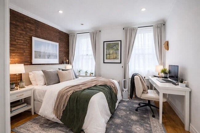 Building Photo - 260 Elizabeth St