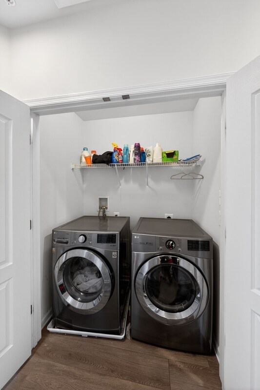 Building Photo - 10321 Vista Meadow Way