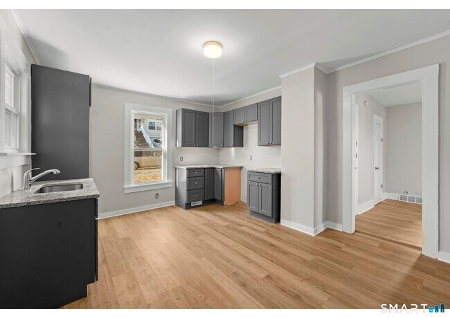 Building Photo - 45 New St