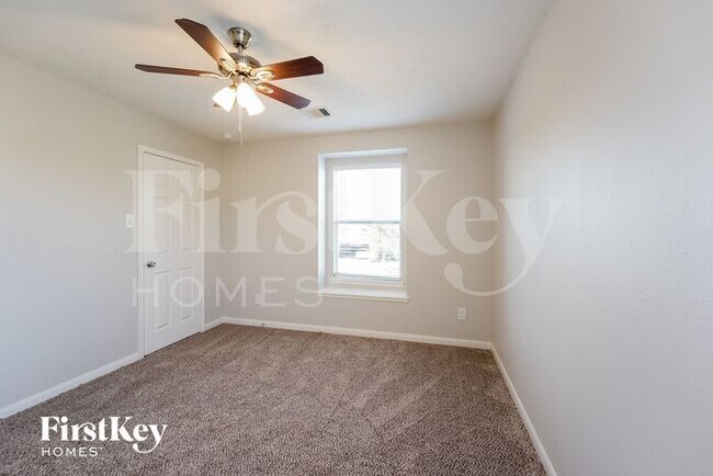 Building Photo - 18715 White Barnwood Ct