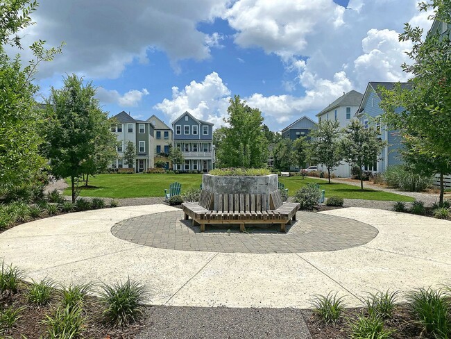 Building Photo - Modern Living in Vibrant Park Circle