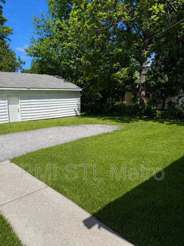 Building Photo - 10501 Duke Dr