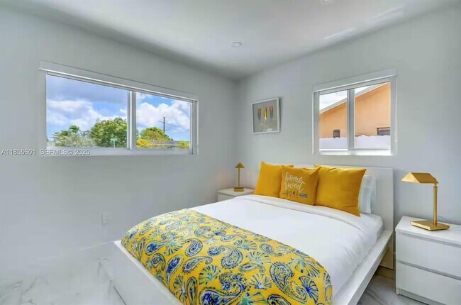 Building Photo - 3530 SW 104th Ave