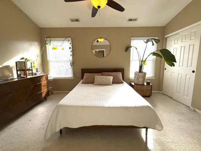 Building Photo - 3359 Blue Ridge Dr