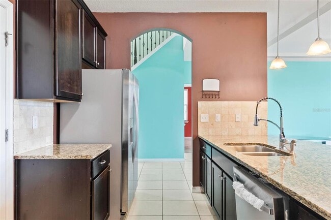 Building Photo - 625 Silverthorn Pl