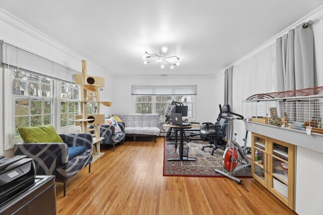 Building Photo - 52 Hillside Ave