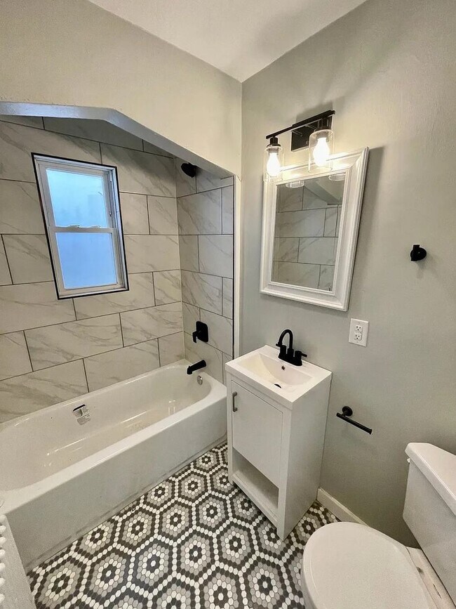 Building Photo - 3915-3917 Mount Troy