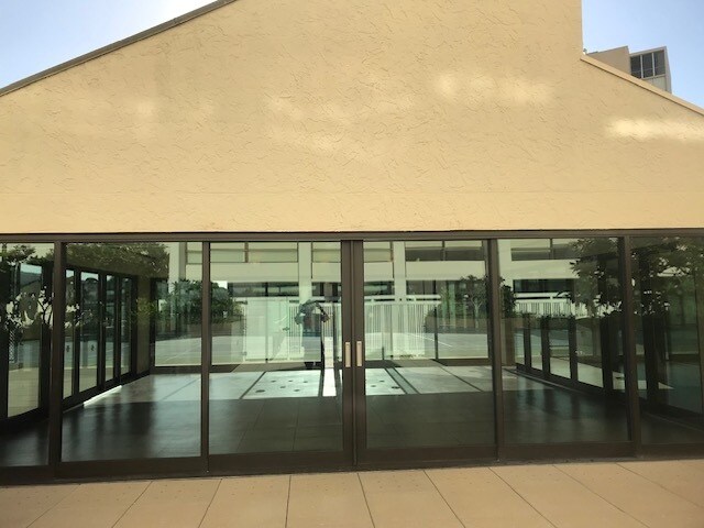 Building Photo - 1717 Mott-Smith Dr