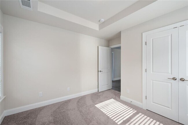 Building Photo - 1363 Live Oak Ln