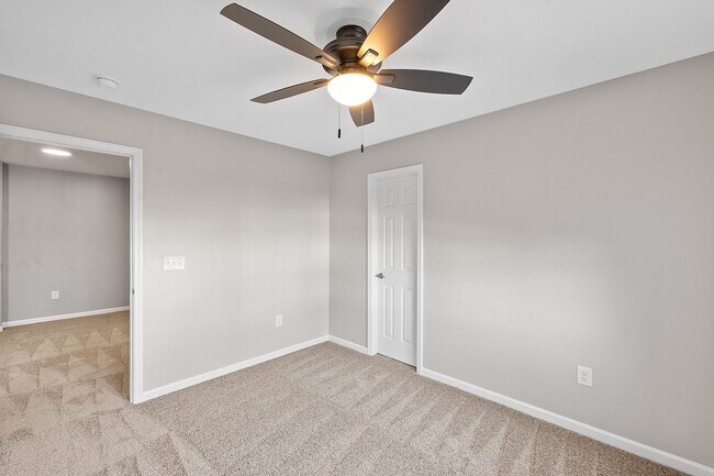 Building Photo - 3 Bed 2.5 Bath Home located in Heritage Hi...