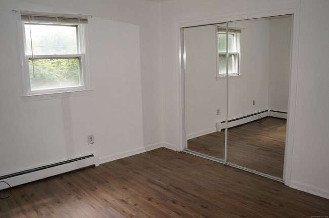 Building Photo - 25 Myrtle Rd
