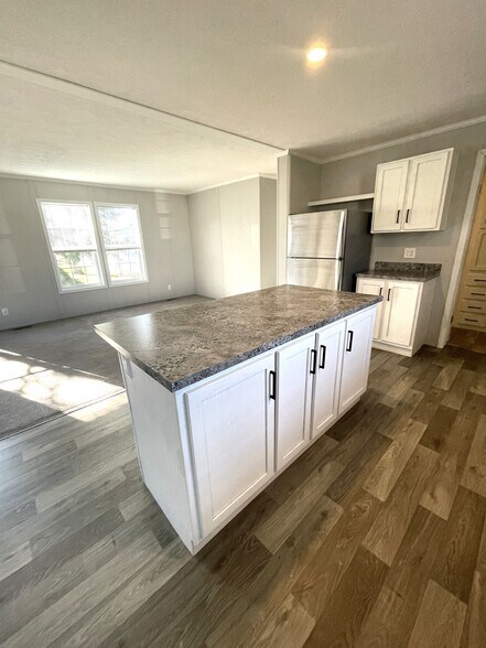 Building Photo - 49 Bellwood Dr