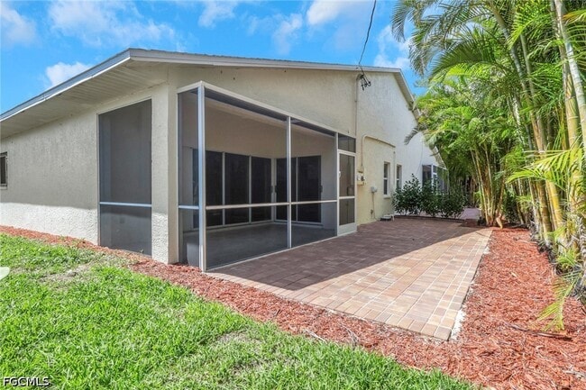 Building Photo - 5013 SW 16th Pl