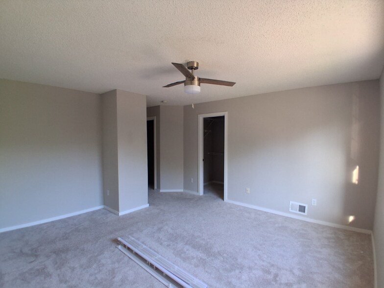 Building Photo - 4160 Raptor Rd