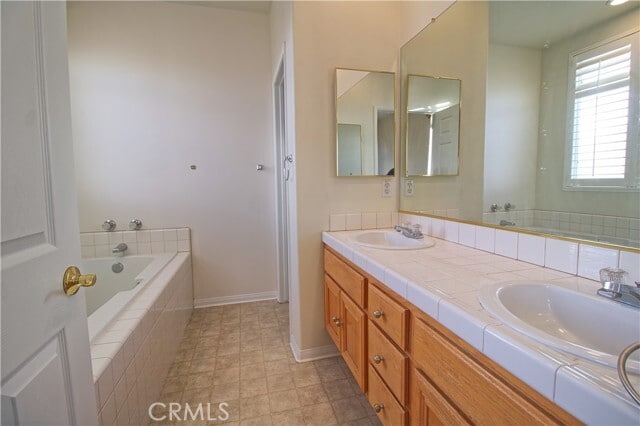 Building Photo - 206 N La Salle St