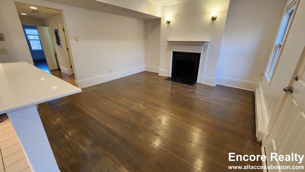 Building Photo - 1404 Beacon St