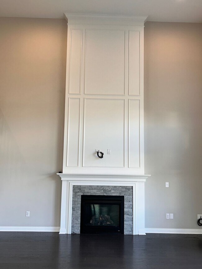 Building Photo - Home For Lease
