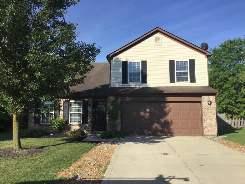 Primary Photo - 1196 River Ridge Dr
