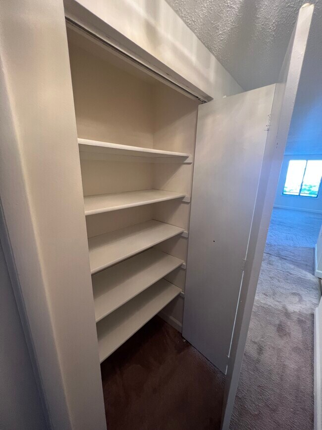 Building Photo - 18001 Chalet Dr