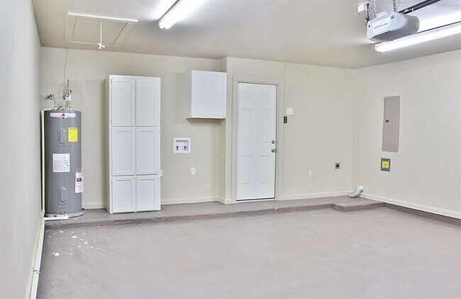 Building Photo - 302 Linkwood Dr