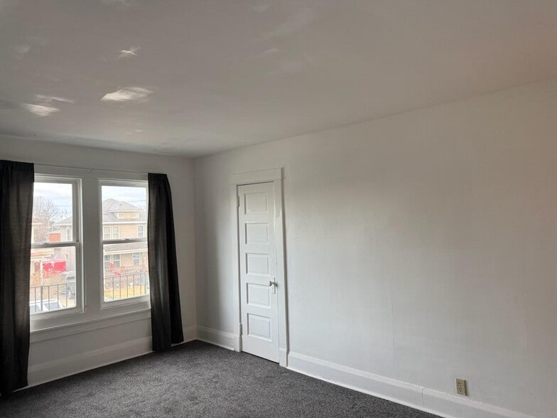 Building Photo - 1922 Grange Ave