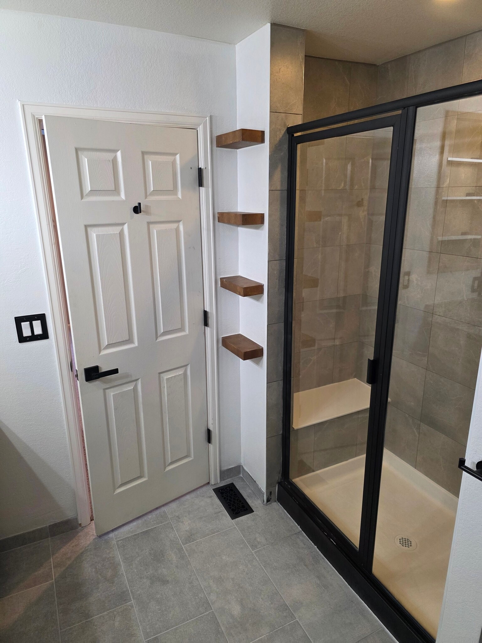 Master bathroom - 16078 E Elk Dr