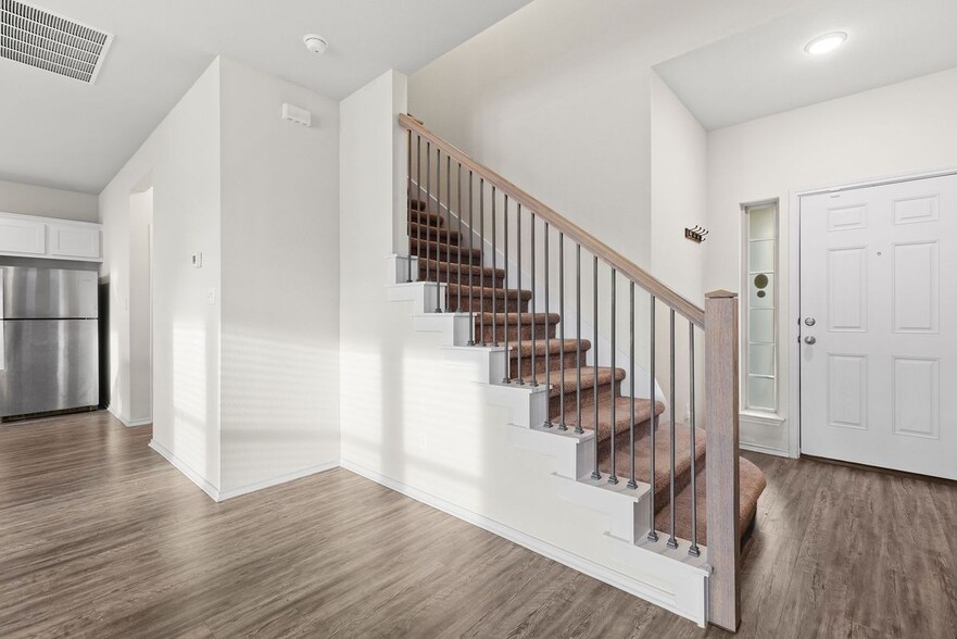 Building Photo - 3651 Sandy Brook Dr