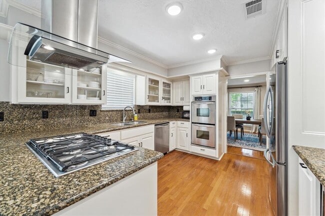Building Photo - 3106 Redwood Lodge Dr