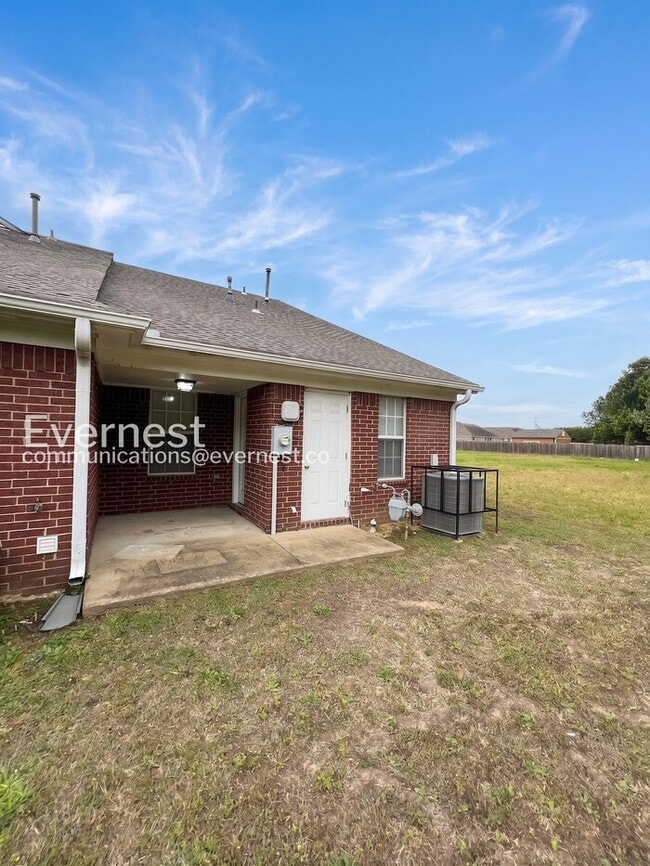 Building Photo - 3914 Santa Fe Loop