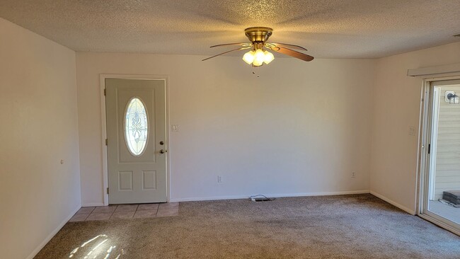 Building Photo - Charming 3 Bedroom, 2 Bath Home in Orchard Mesa – Spacious Yard & Garage!