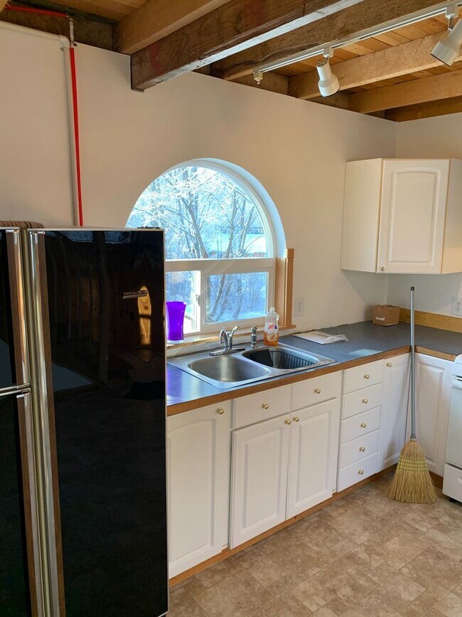 Building Photo - 9774 W King Arthur Dr