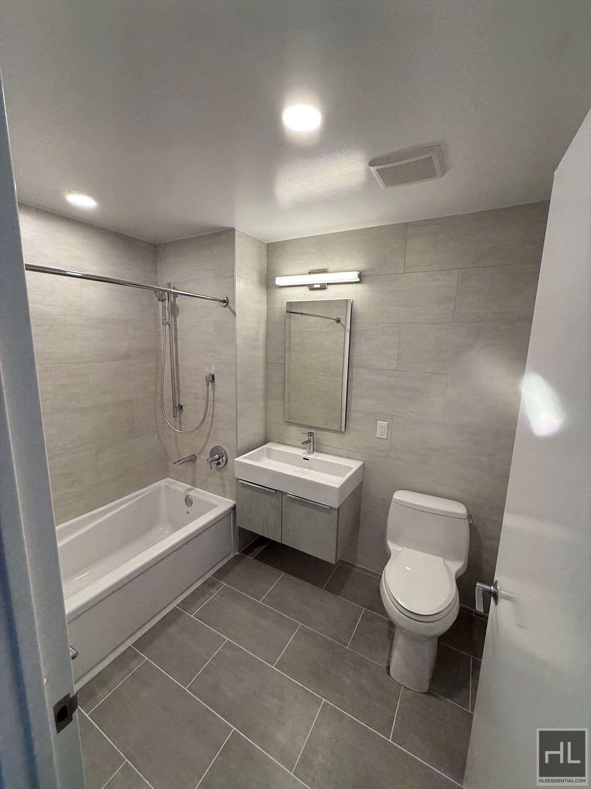 Building Photo - NORTHERN BOULEVARD