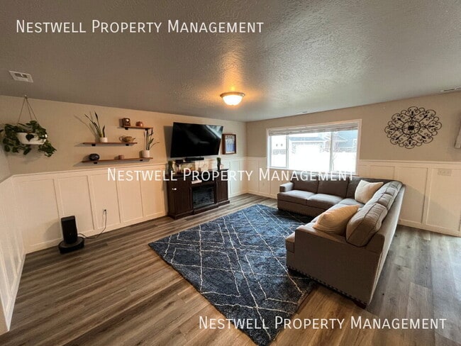 Building Photo - 1508 Waterfront Dr