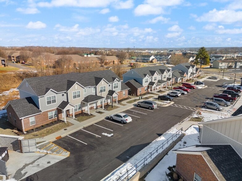Building Photo - Foxtail Pointe