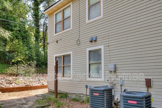 Building Photo - 1406 Johns Rd