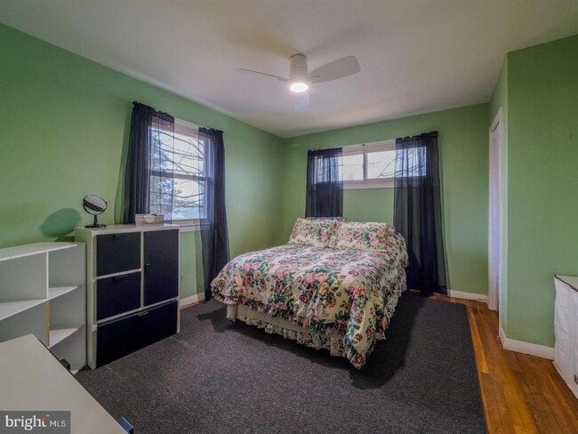 Building Photo - 217 Bramber Dr