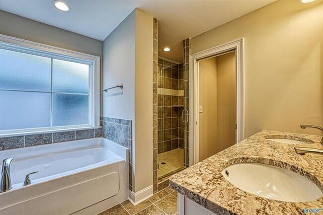 Building Photo - 15607 Ironcrest Drive NW