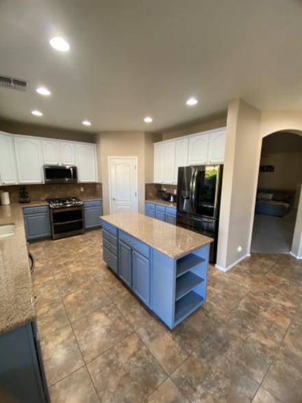 Building Photo - 42564 W Corvalis Ln