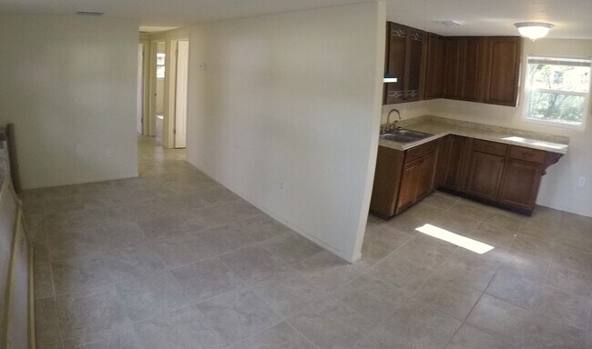 Building Photo - 402 W Lutz Lake Fern Rd