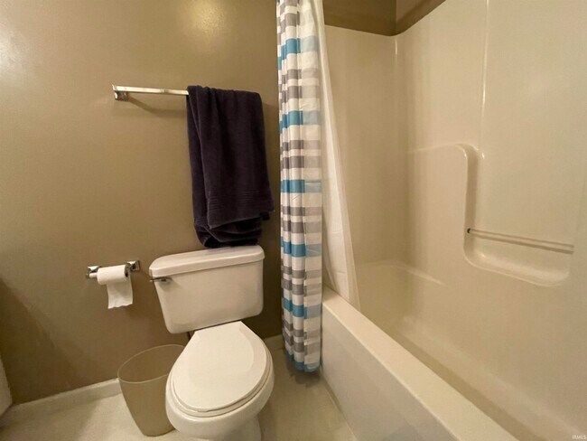 Building Photo - 2636 E Olson Dr