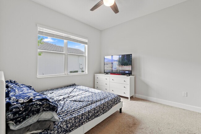 Building Photo - 15134 Cameo Ct