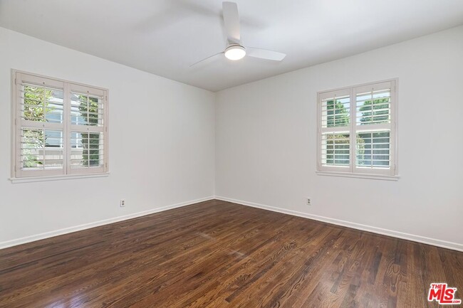 Building Photo - 7719 Hosford Ave